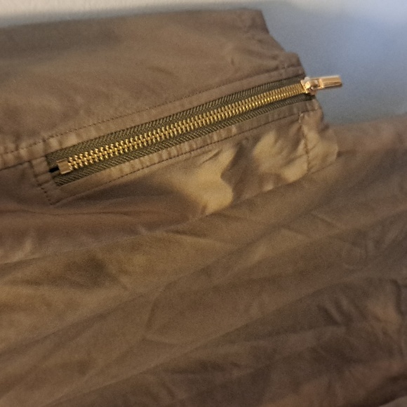 Like new Badgley Mischka army green utility jacket with concealed hood, sz m - Picture 5 of 11